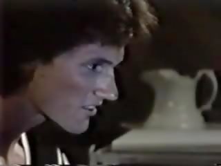 Porno igre 1983: brezplačno iphone seks odrasli video mov 91