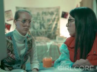 Secchione lesbiche blinded da scienza & caldi virtuale milf-girlcore