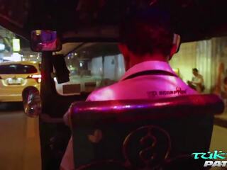 Tuktukpatrol bronza linie asiatic vrea sperma toate peste ei fata