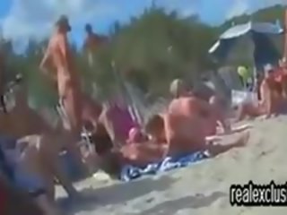 Verejnosť nahé pláž kto hojdá sex video v leto 2015