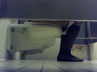 Hogeschool meisjes toilet spion